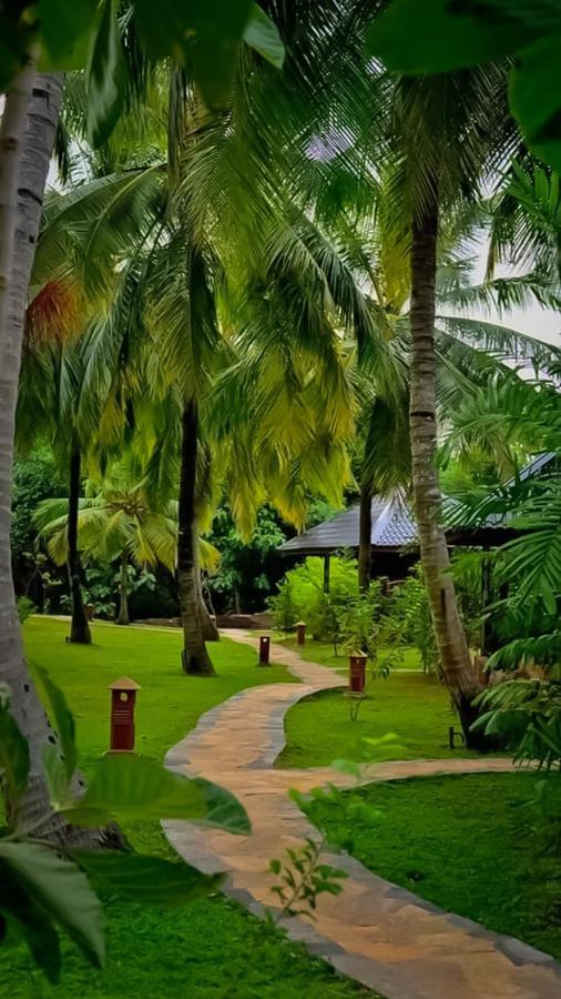 Silver Crown Nature Resort Kombichankulama Екстериор снимка