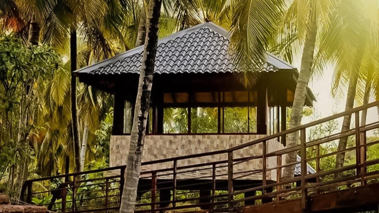 Silver Crown Nature Resort Kombichankulama Екстериор снимка